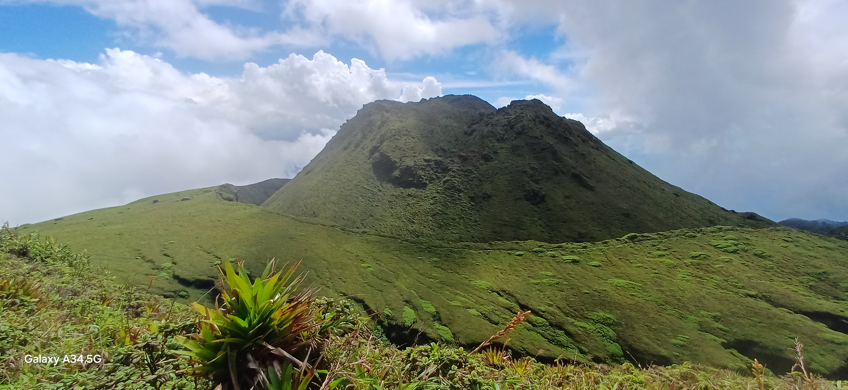 Les sommets de la montagne pelée