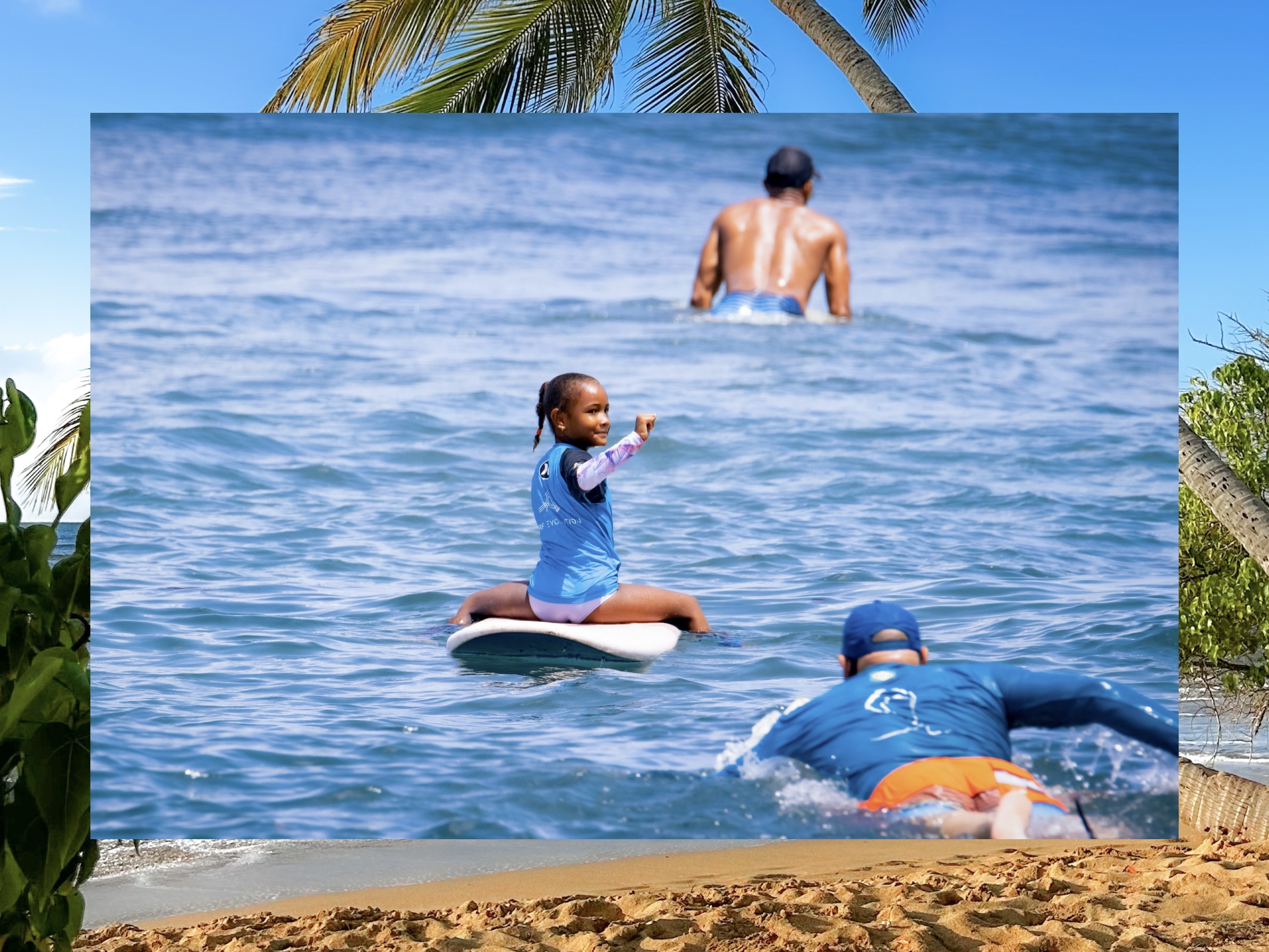Premier stand-up réussi — cours de surf débutant à Tartane, Martinique